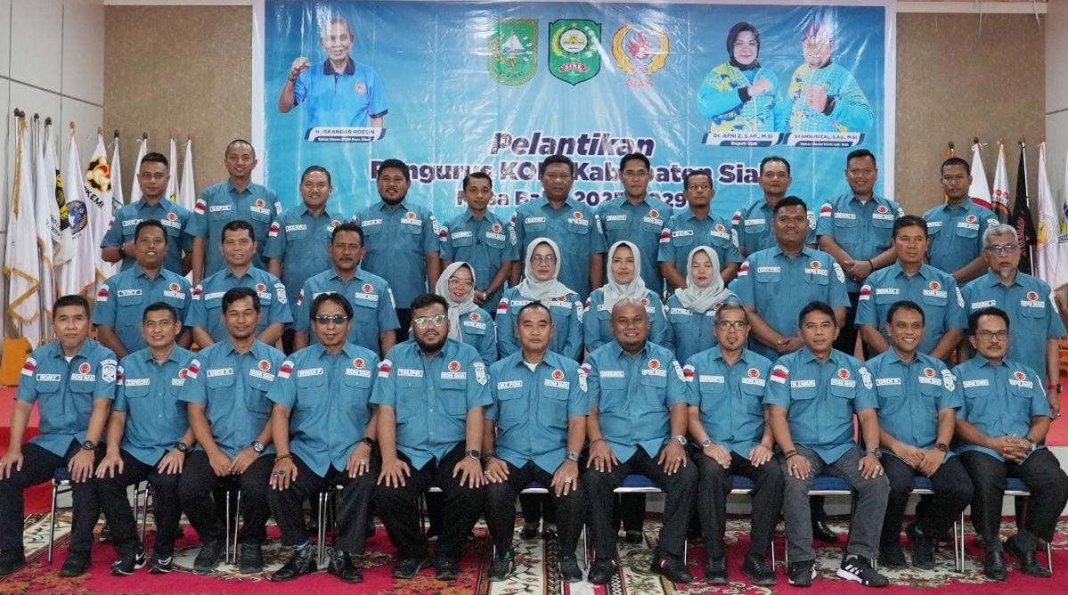 Wabup dan TA Bupati Siak Dilantik Sebagai Pengurus KONI Periode 2025-2029