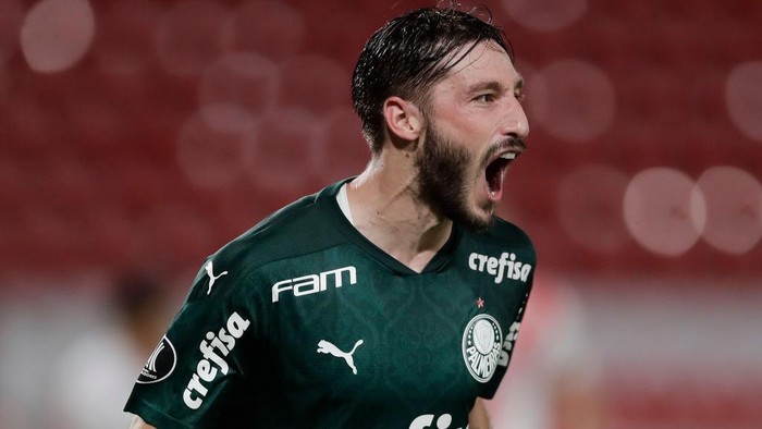 Bek Uruguay Matias Vina Direkrut Roma