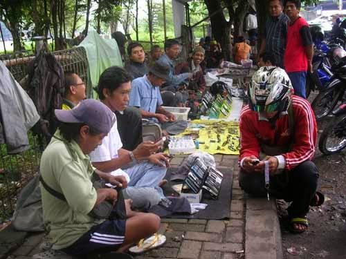 Sembuhkan Indonesia dari Kerugian Handphone Ilegal, Blocking Signal Harus Diterapkan!