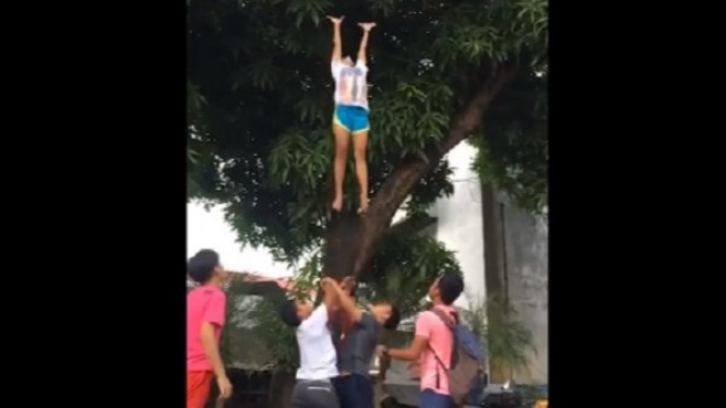 Aksi Pemandu Sorak di Jalan Ini Bikin Kaget, Lihat Videonya