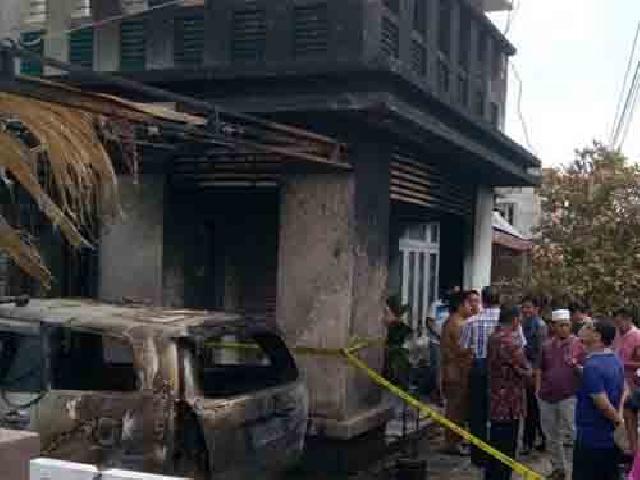 Rumah Timses Walikota dan Wakil Walikota Dumai M Zahari Dimolotov OTK