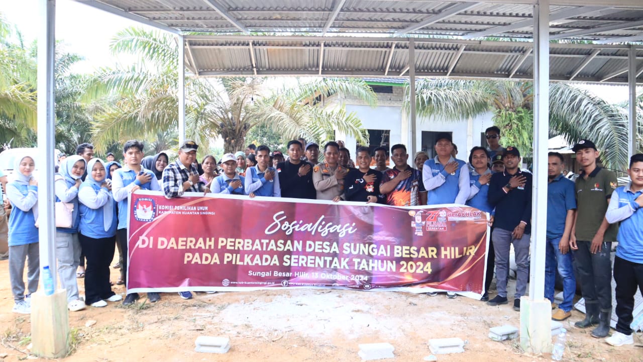 Kapolres Kuansing Tinjau TPS di Perbatasan Desa Sungai Besar Hilir dan Pesajian untuk Pastikan Keamanan Pilkada 2024