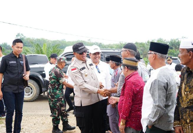 Bupati Suhardiman Disambut Ratusan Warga Pucuk Rantau Saat Canangkan BBGRM 2024