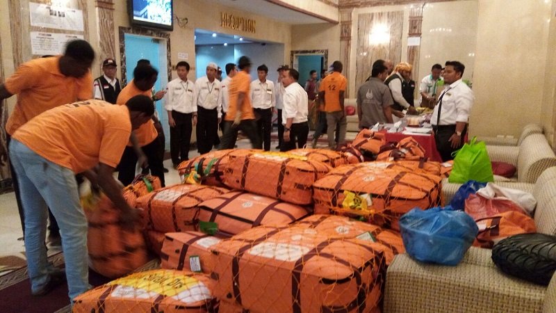 Astaga, Koper Calon Jemah Haji Kapasitas 30 Kg Isinya Rokok Semua