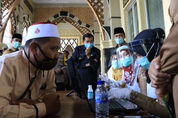 Walikota Pekanbaru Tinjau Rapid Test Massal di Masjid Paripurna 