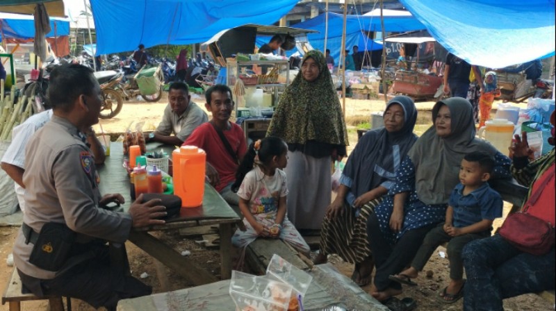 Polsek Bangko Pusako Gelar Patroli Sambang Warga untuk Pilkada Damai 2024