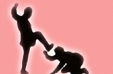 Oknum Polisi di Pekanbaru Aniaya 2 Gadis Kakak Beradik