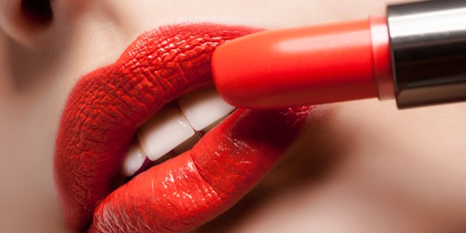 Dampak Bahaya yang Mungkin Muncul Akibat Penggunaan Lipstik Kedaluwarsa