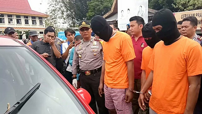 Polisi Tangkap Dua Pelaku Pembongkar  Showroom Mobil di Pekanbaru