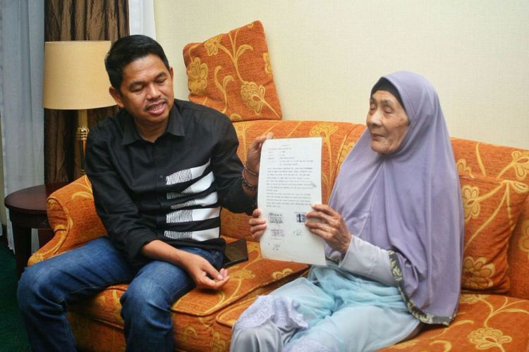 Dedi Mulyadi Bantu Ibu yang Digugat 4 Anaknya di Bandung