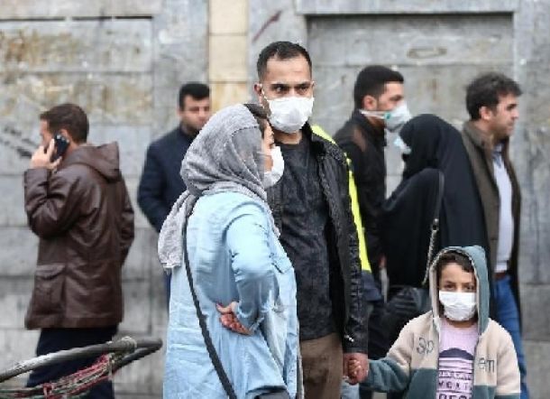 Olok-Olok Warga yang Pakai Masker, Bintang TikTok Ini Orang Pertama yang Positif Covid-19