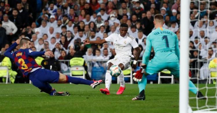 El Real 2-0 Barcelona : Messi Lewat, Vinicius Mengkilat