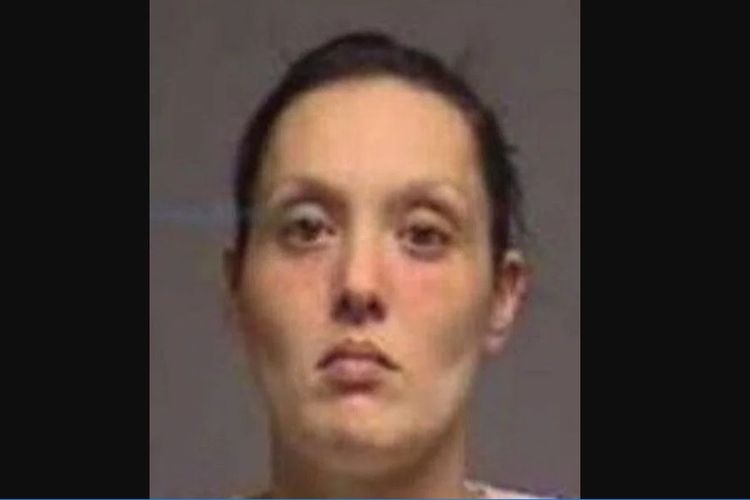 Biarkan Dua Anaknya Tidur dengan Mayat Kakak Mereka, Seorang Ibu Ditahan