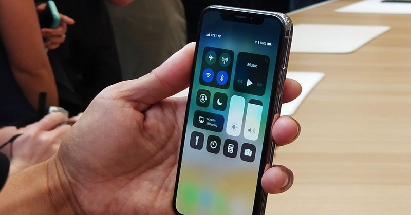 Tiru Android, iPhone 2018 Usung Fitur Dual SIM