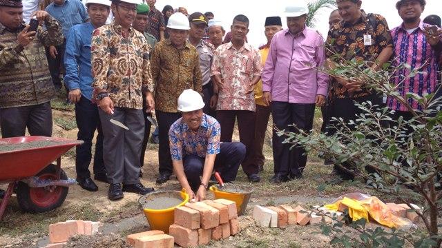 Pembangunan Ruang Terbuka di Kecamatan Kandis, Bupati Siak Lakukan Peletakan Batu Pertama