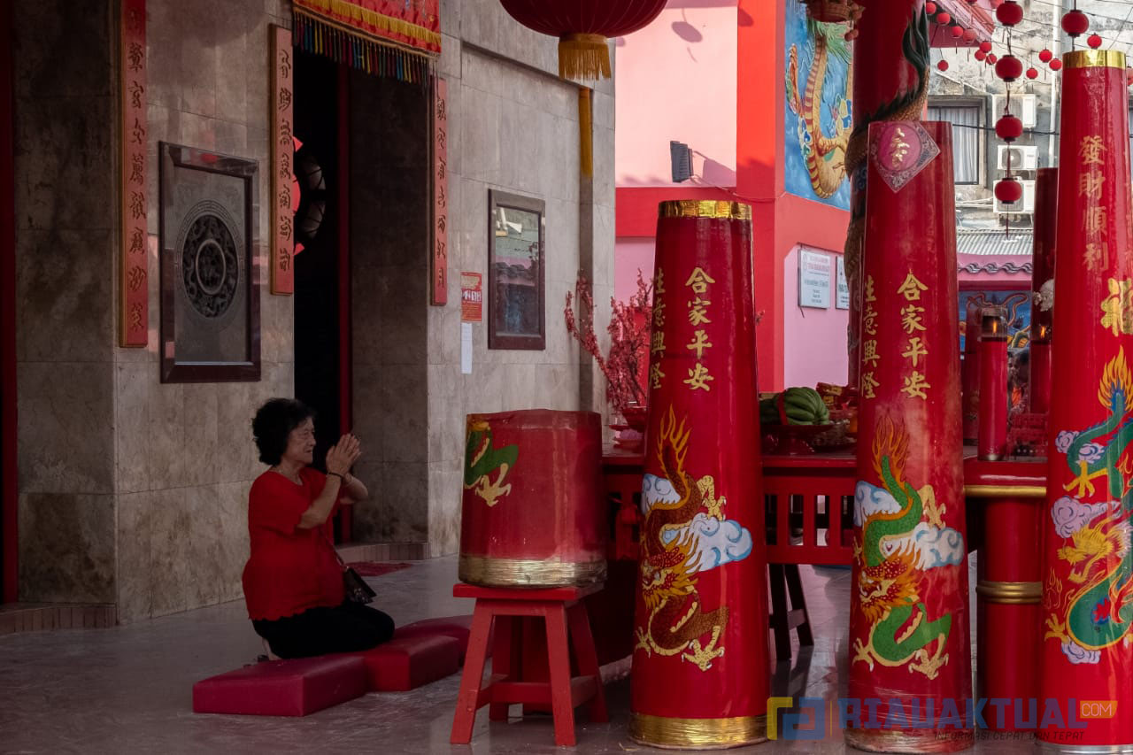 Tradisi Orang Tionghoa Merayakan Upacara Perayaan Sembahyang Terbesar Keagamaan Umat Tridharma