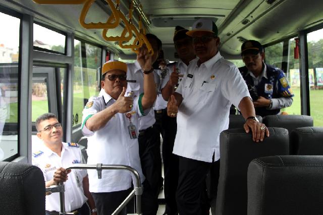 Kuansing Terima Bantuan Dua Unit Bus dari Kemenhub