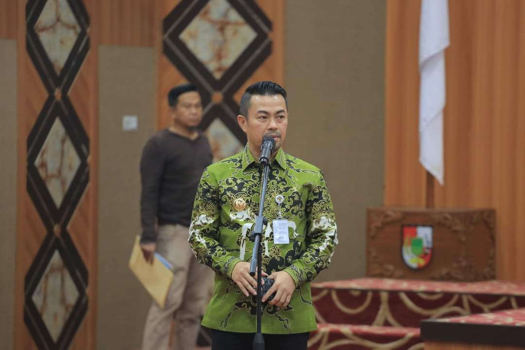 Pj Walikota Pekanbaru Ingatkan RT/RW Jangan Giring Masyarakat Pilih Paslon Tertentu