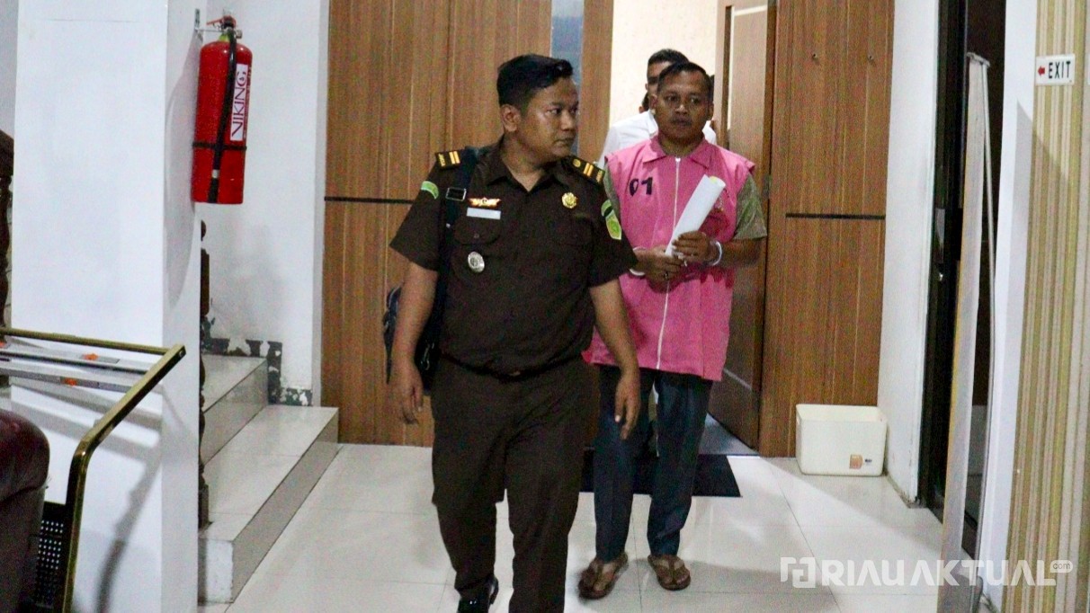 Diduga Selewengkan Uang Desa Rp383 Juta, Mantan Kades di Rohul Ditahan