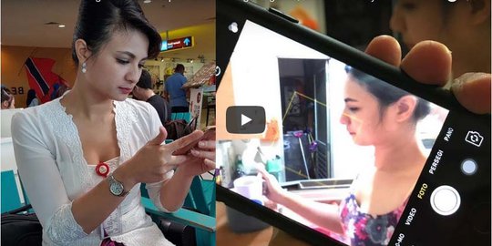 VIDEO: Dijebak Pilot, pramugari cantik hingga mendesah ngos-ngosan