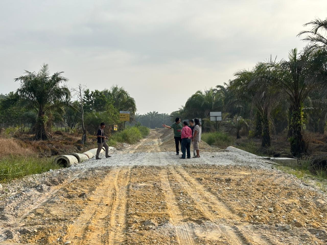 Warga Karya Indah Kampar Pertanyakan Penggalian Jalan Proyek Tol HK