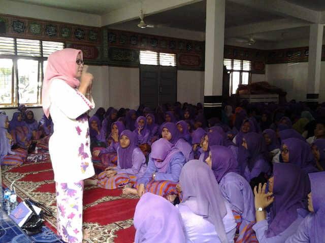 Ade Hartati Siap Maju di Pilkada Pekanbaru 2017 Jika Didukung Masyarakat