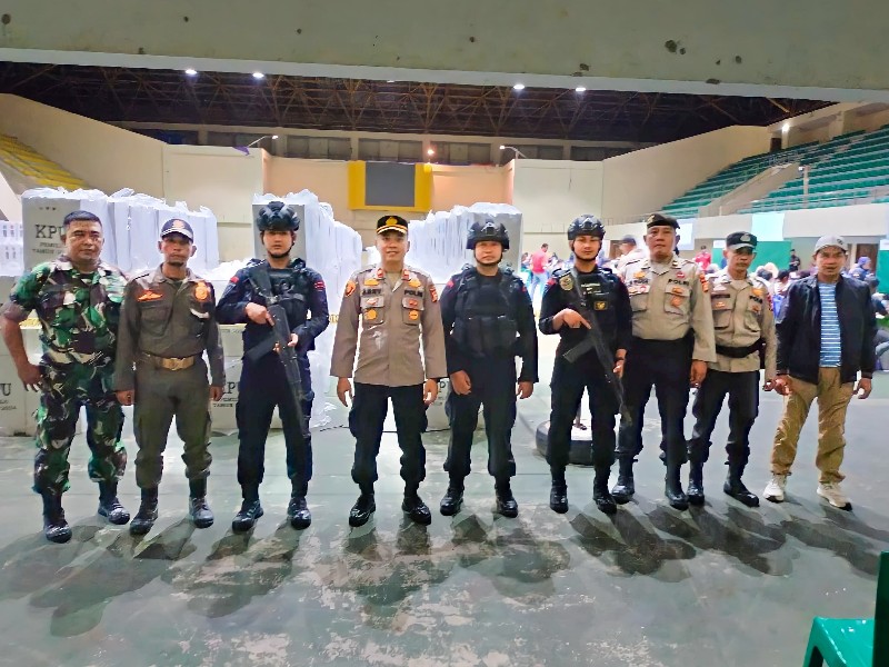 Kapolres Siak Kerahkan Personel Gabungan BKO Brimob dan TNI untuk Pengamanan Sidang Pleno PPK Tualang