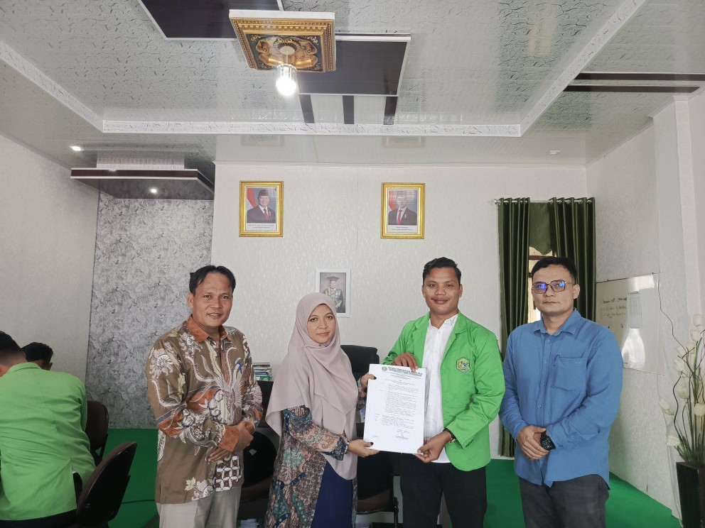 Hamzah Haz Nasution Terima SK Ketua DPM Universitas Pasir Pengaraian Rohul