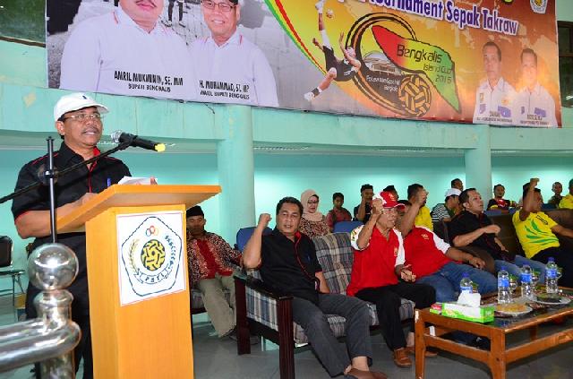 Bupati Amril Intruksikan KONI Segera Lakukan Persiapan