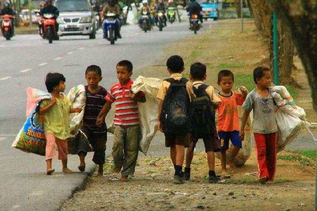 283 Ribu Anak Usia Sekolah di Riau Tidak Bersekolah