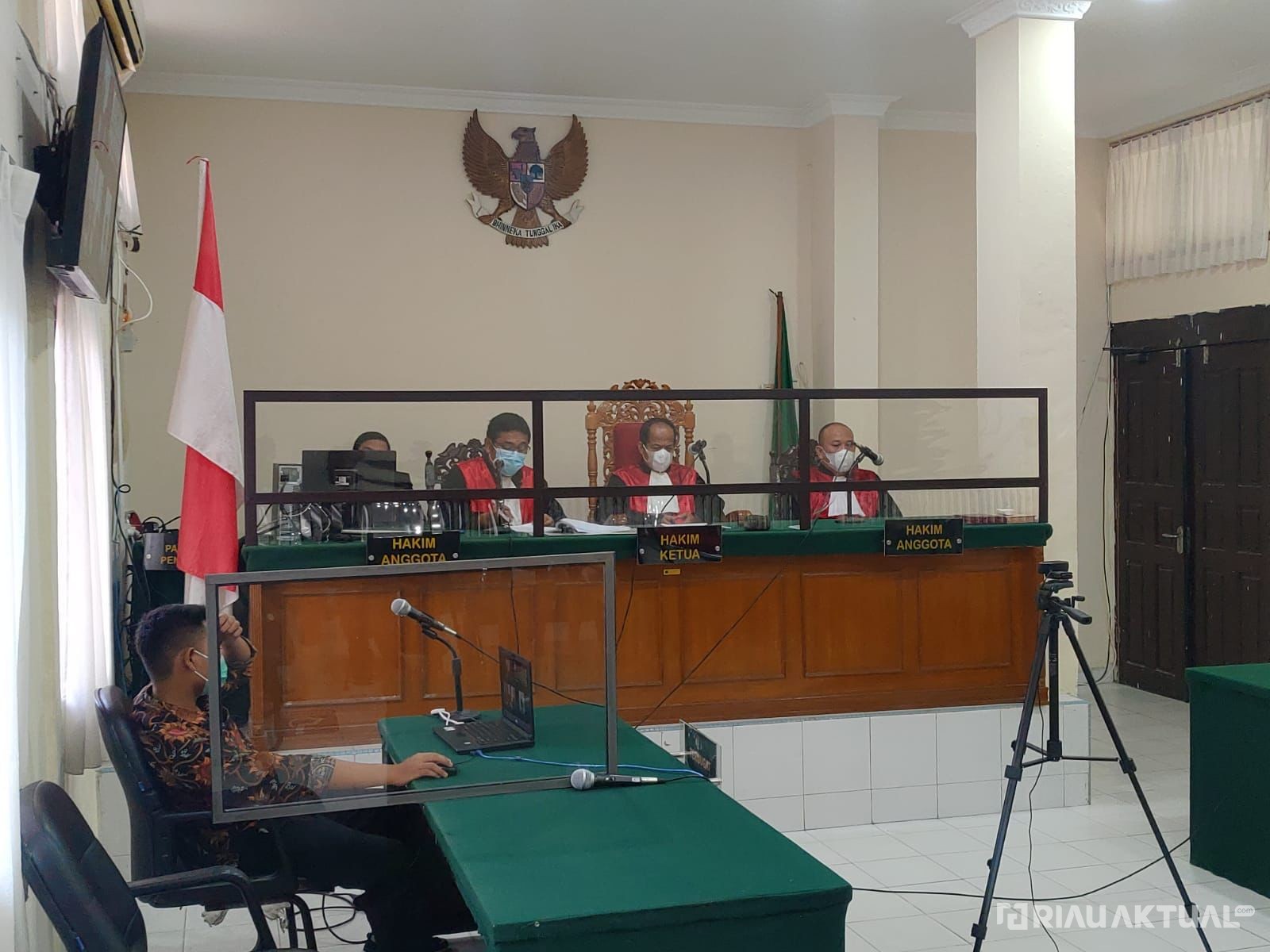 Hakim Vonis Bebas Syafri Harto Dari Kasus Pencabulan