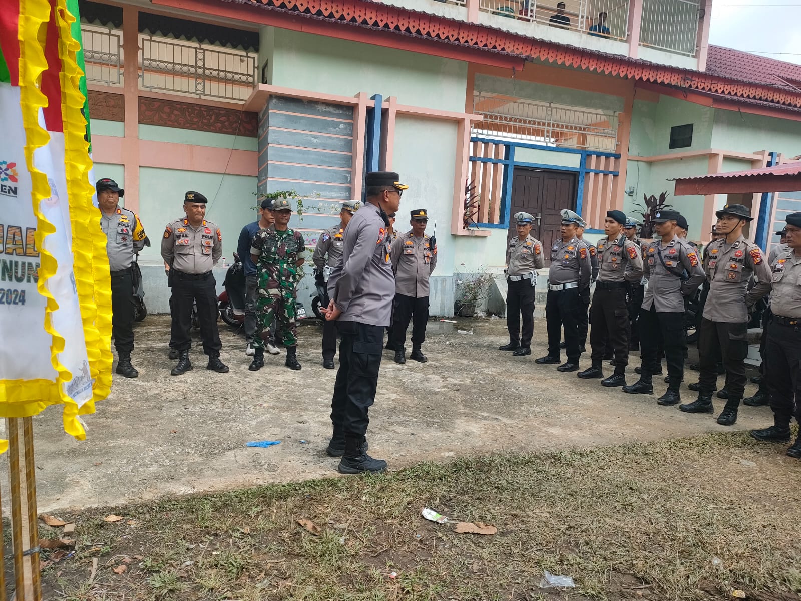 Polres Kuansing Gelar Apel Pengamanan Hari Ketiga Pacu Jalur di Kecamatan Gunung Toar