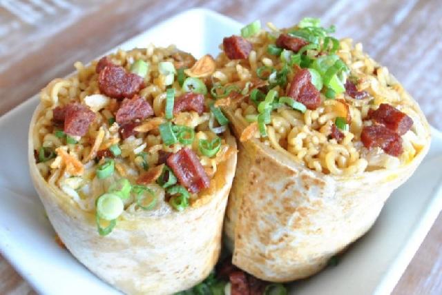 Pria Tuntut Restoran Setelah Kekenyangan Usai Makan