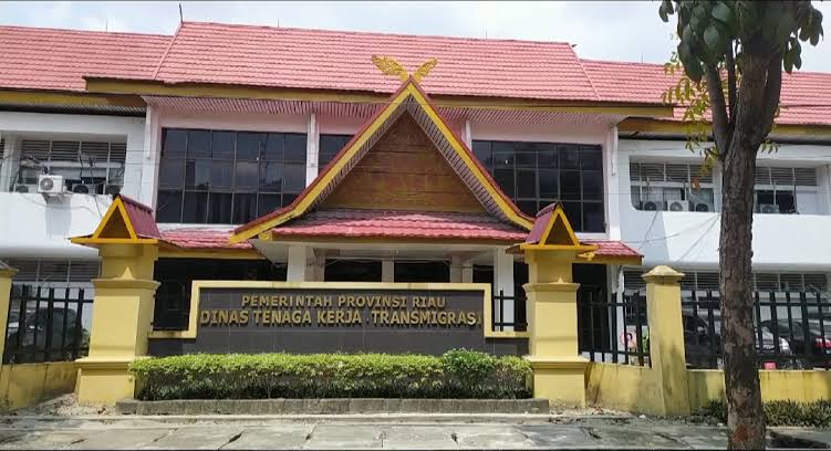 Disnakertrans Riau Akan Mediasi Perawat dan Majemen RS Santa Maria