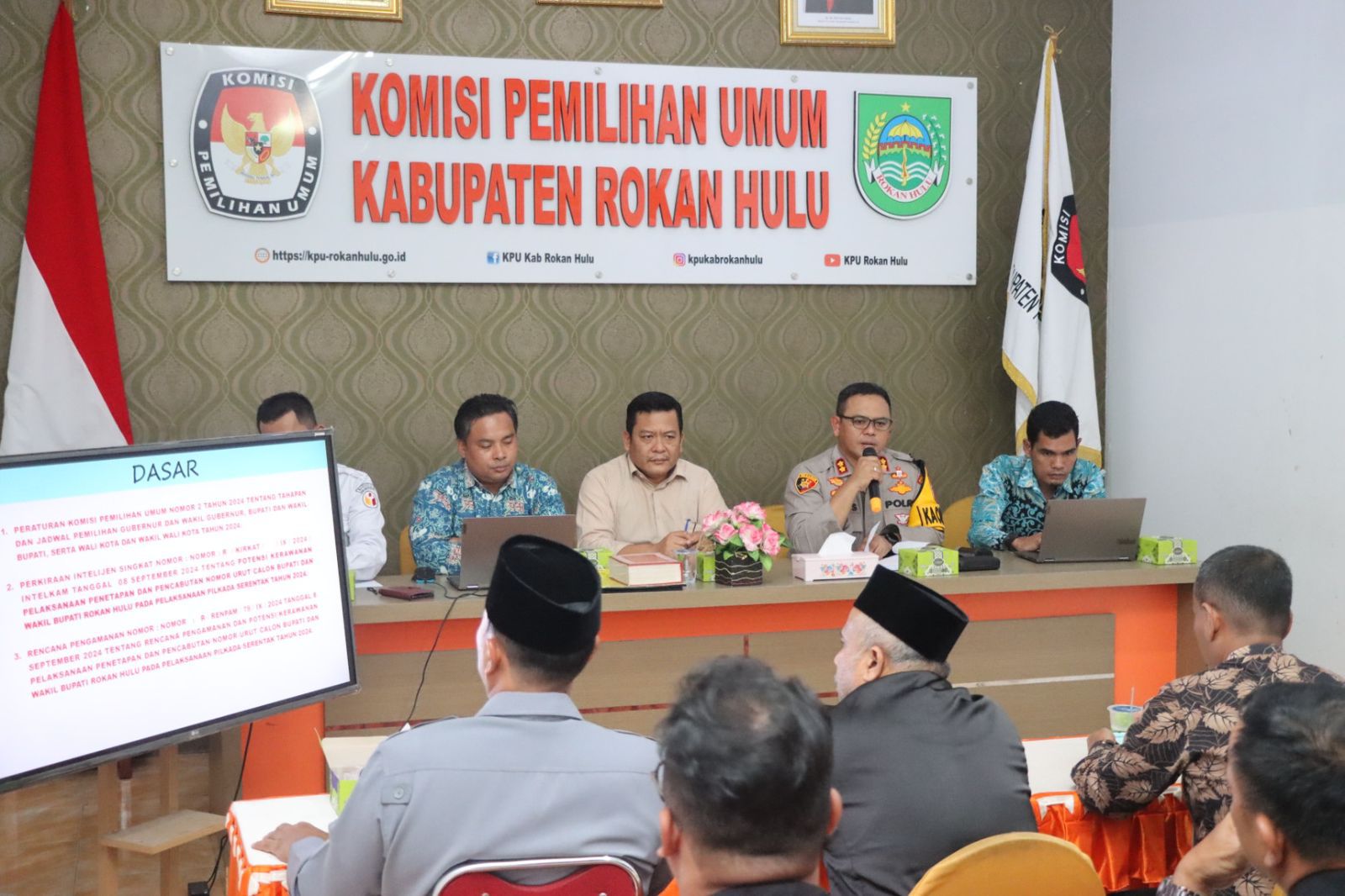 Kapolres Rokan Hulu Pimpin Rapat Koordinasi Persiapan Pengundian Nomor Urut Paslon Bupati-Wakil Bupati 2024