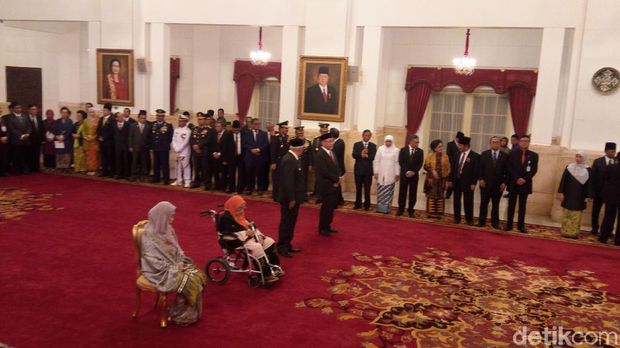 Jokowi Tetapkan Empat Pahlawan Nasional