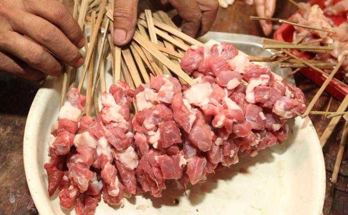 Saran Pakar Agar Kolesterol Tak Melonjak Saat Menyantap Sate Kambing