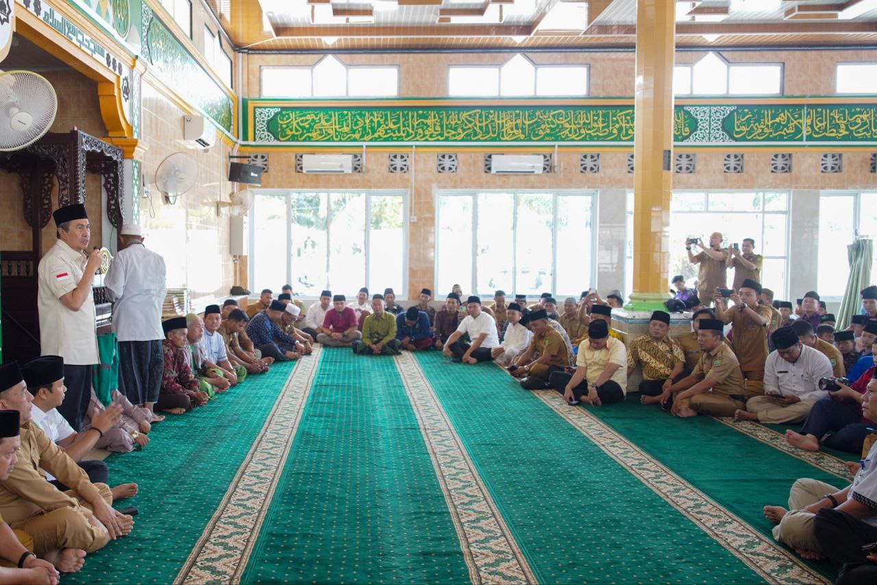 Safari Ke Masjid Jamik Assalam, Gubri Syamsuar Jelaskan Perjuangannya Untuk Petani Sawit
