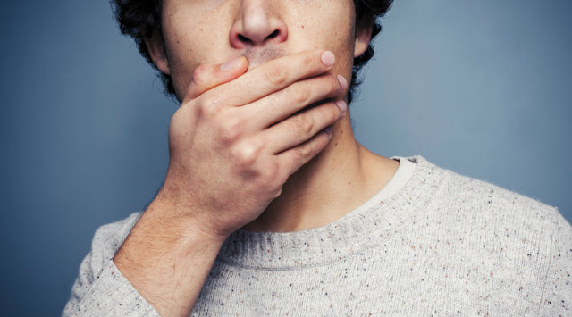 Mau tau? Ini Ternyata Penyebab Anda Bau Mulut