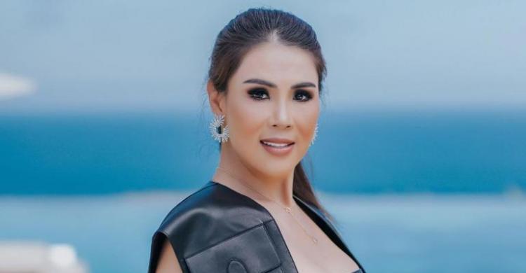 Helena Lim Mandi Susu Dihujat