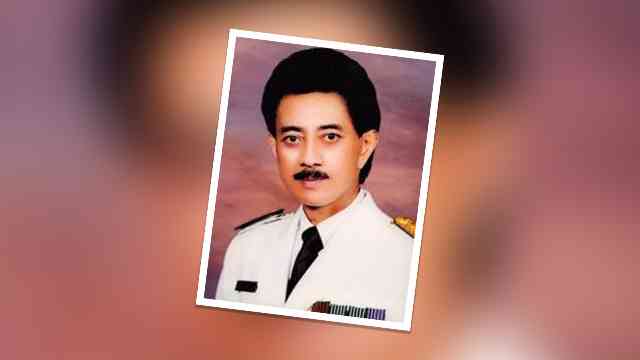 Ini dia Sosok Zulkifli Nurdin, Ayah Zumi Zola Orang Hebat dan Punya Pengaruh