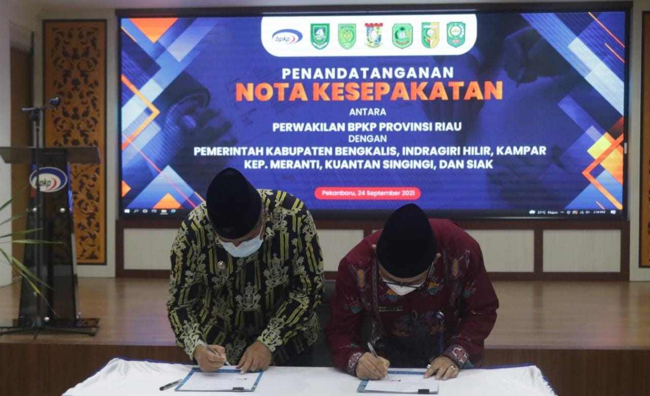 Bupati Alfedri MoU Bersama BPKP Provinsi Riau
