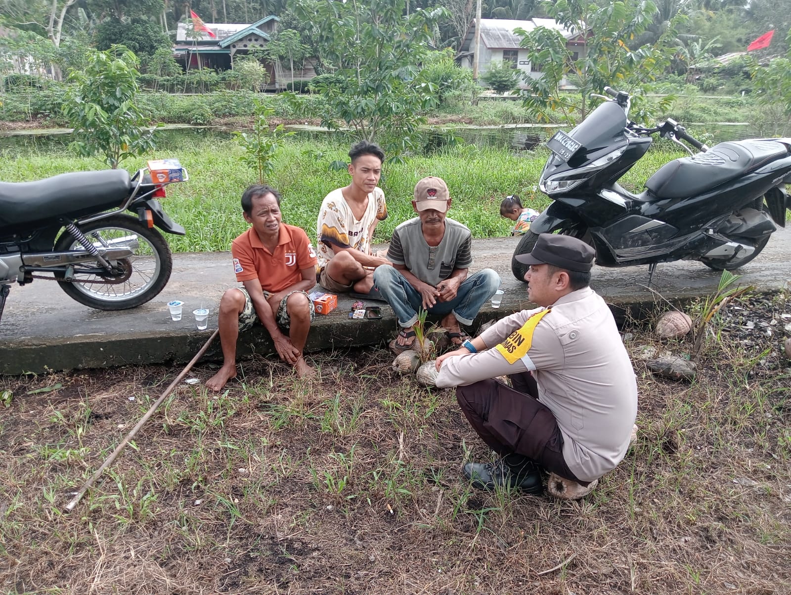 Polsek Teluk Belengkong Giatkan Patroli Sambang Dialogis di Desa Gambaran