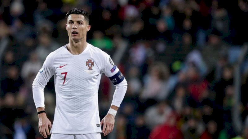 Hebat! Cristiano Ronaldo Manusia Pertama di Dunia yang Punya 300 Juta Followers di Instagram