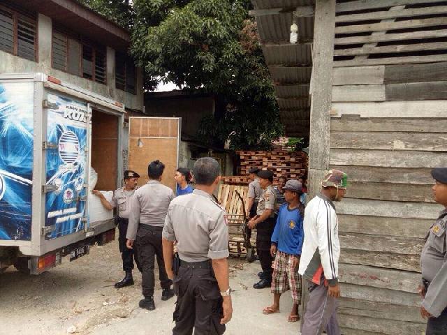 Antisipasi Masuknya Barang Ilegal, Sat Sabhara Polresta Pekanbaru Sidak Pelabuhan Rakyat