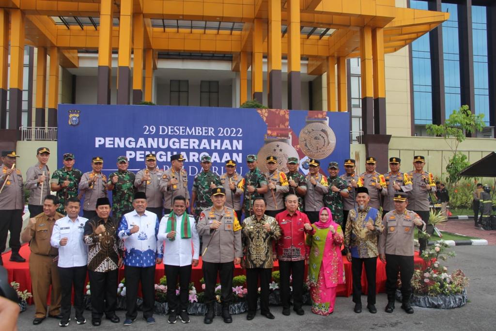 Kapolres Bengkalis Hadiri Penyerahan Penghargaan Kapolda Riau Kepada Forkopimda dan Masyarakat