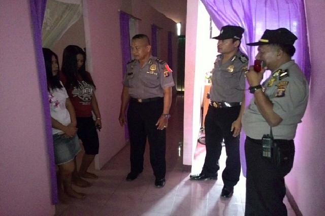 Gelar Razia di 3 Titik Pekanbaru, 5 Preman dan 5 Pekerja Pijit Diamankan