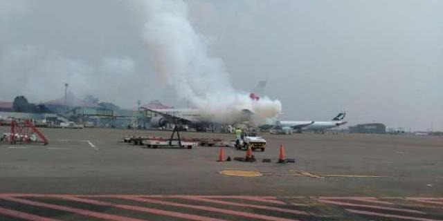 Mau terbang, China Airlines keluarkan asap di Soekarno-Hatta