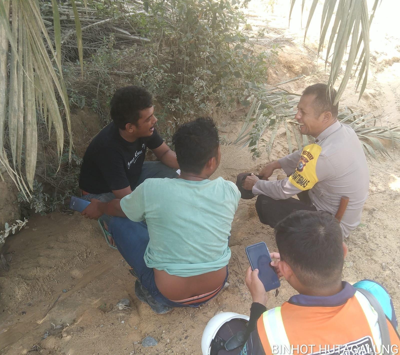 Sambang Warga, Polsek Langgam Ciptakan Kamtibmas Kondusif Jelang Pilkada