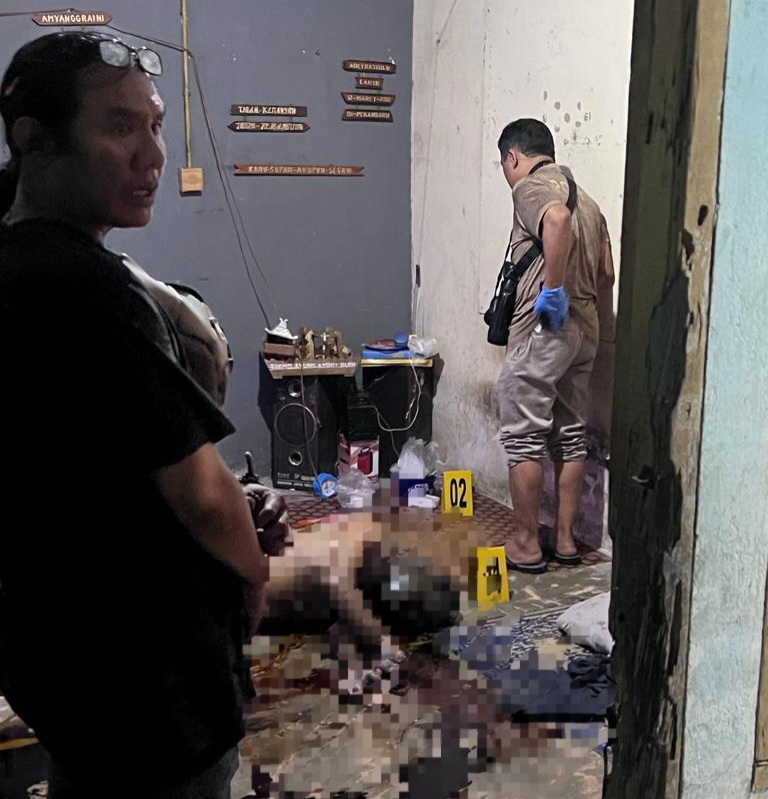 Polisi Temukan Obat-obatan Saat Olah TKP Temuan Jasad Pria Dalam Rumah
